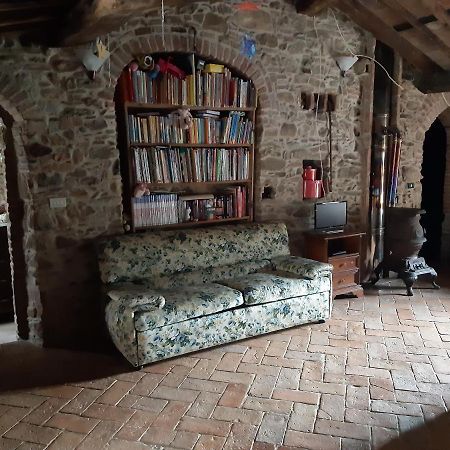 Attic With Balcony At Locanda Del Capo Capannori Kültér fotó